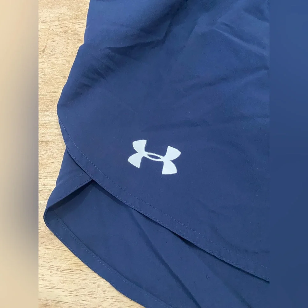 Under Armour Women’s Sz L Navy Kick Split Athletic‎ Shorts